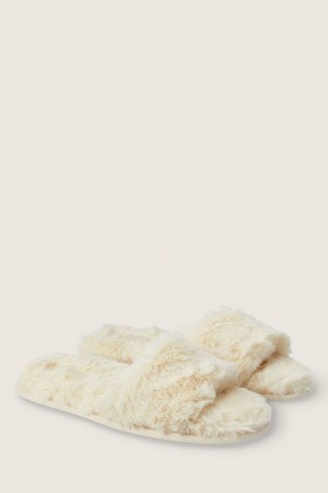 Vanilla Bean White Victoria's Secret Faux Fur Open Toe Slipper | 8439UKCNE